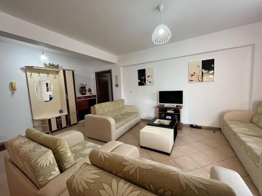 Apartment Spacious Apartment-balcony-close Bus Station-self Checkin 24hr-30 Min Airport
