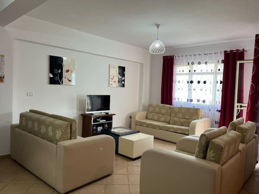 Spacious Apartment-balcony-close Bus Station-self Checkin 24hr-30 Min Airport